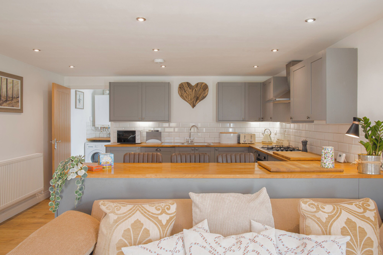 Others 5, Beautiful Barn Conversion-Escape for 12, Worcestershire