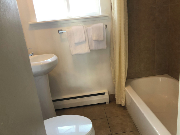Bathroom 5, Alpine Inn and Spa, El Dorado