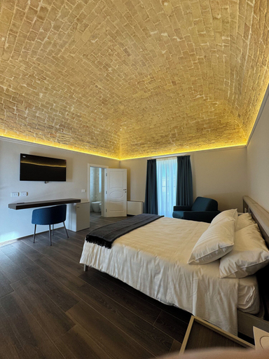 Bedroom 2, B&B PALAZZO CROGHAN, Foggia