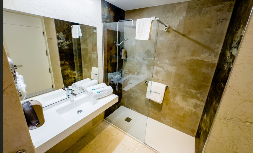 Bathroom 4, Hotel Balneario Elgorriaga, Navarra
