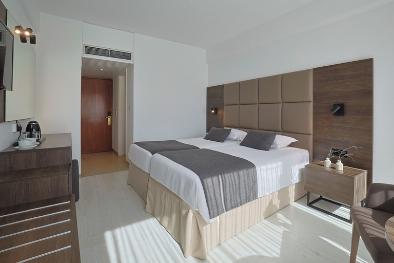 Bedroom 3, Kapetanios Odysseia Hotel
