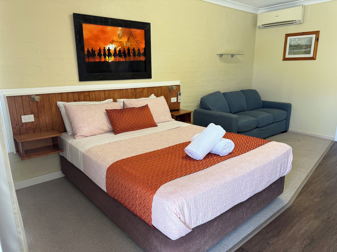 Others 5, Winchester Motel, Moree Plains