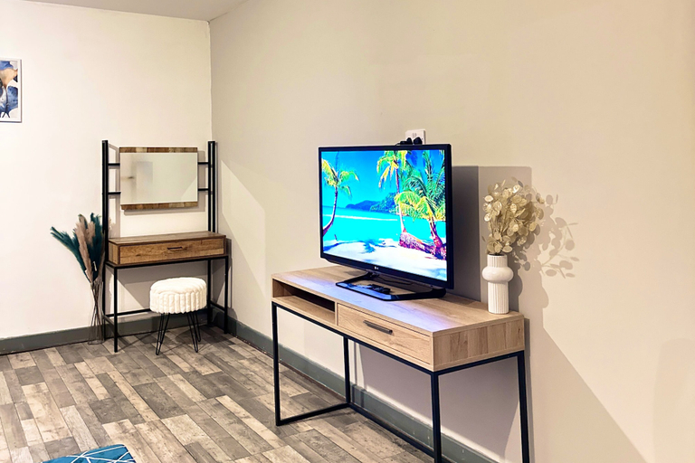 Interior 2, Pine Suite - Apartment - Blackpool - Sleeps 2, Blackpool