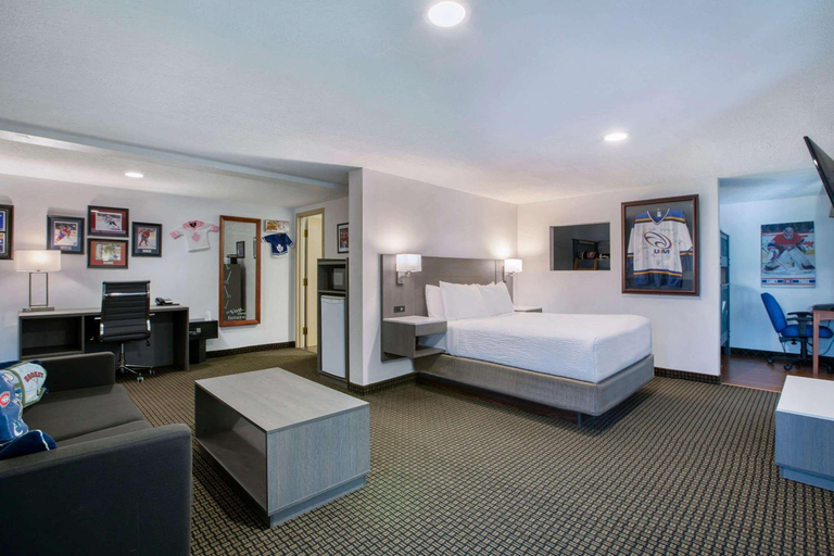 Bedroom 3, Days Inn & Suites by Wyndham Moncton, Westmorland
