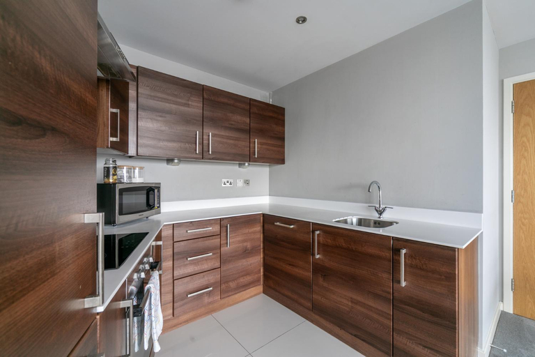 Kitchen 4, Dream Apartments Belfast, Belfast