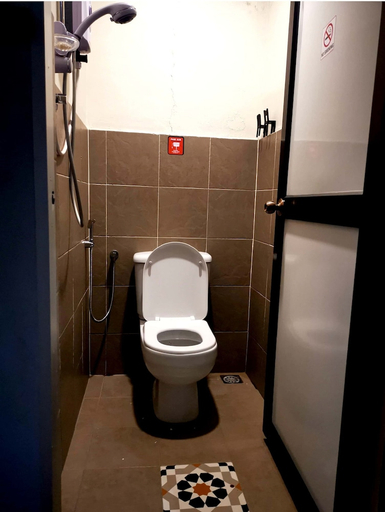 Bathroom 3, Sleepbox Hotel - Hostel, Cameron Highlands