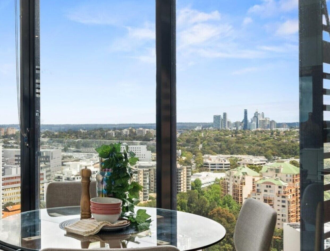 Others 3, Kozyguru |St Leonards | 1 Bed Best Location & View, Sydney