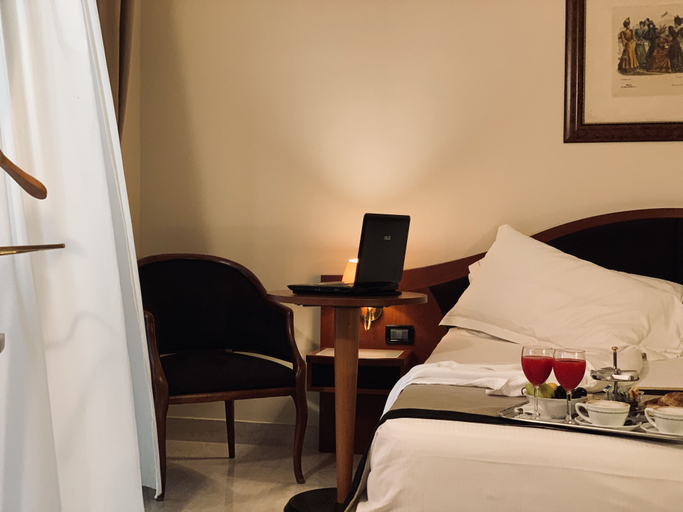 Bedroom 2, Massimo Plaza, Palermo
