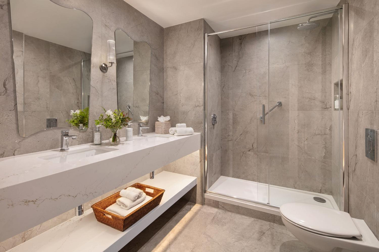 Bathroom 5, Killarney Royal Townhouse