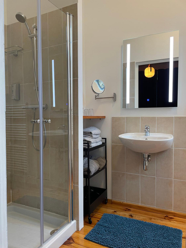 Bathroom 4, Domaine La Rose, Tarn-et-Garonne