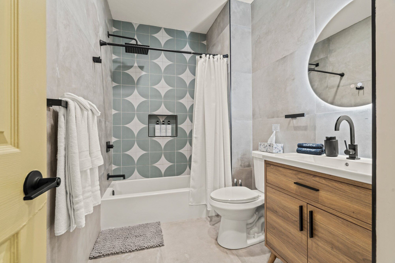 Bathroom 3, Family Oasis with 3BR, Games, WIFI & BBQ, Philadelphia
