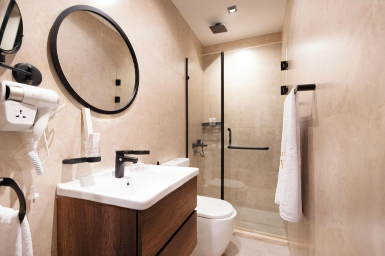 Bathroom 5, Gaia Pyramids Hotel, Al-Ahram