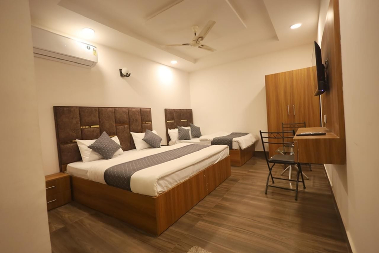 Others 4, Hotel Saarthi, Agra