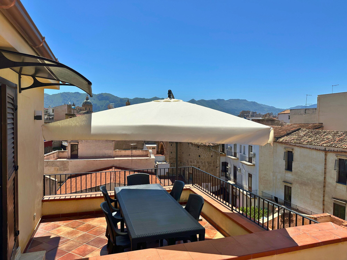 Others 5, Residence al Massimo, Palermo