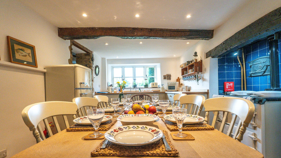 Food & Drinks 5, 4Bed Thatched Cottage in Oxfordshire, Oxfordshire