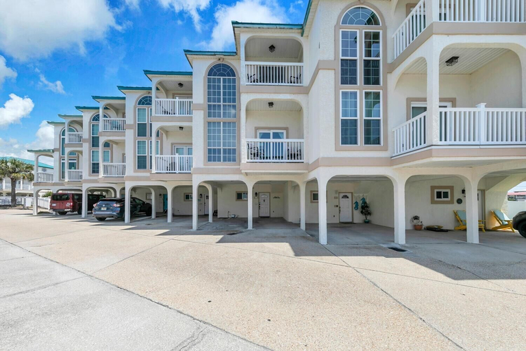 Exterior & Views 2, The Palms A3, Bay