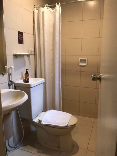 Bathroom 4, Baguio Holiday Villas, Baguio City