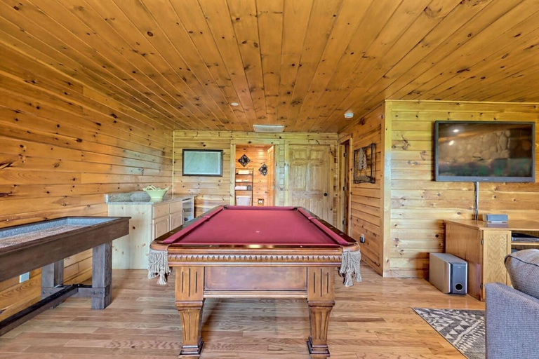 Room 2, Hot Tub 3 Fireplaces Mountain Views Game Room, Fannin