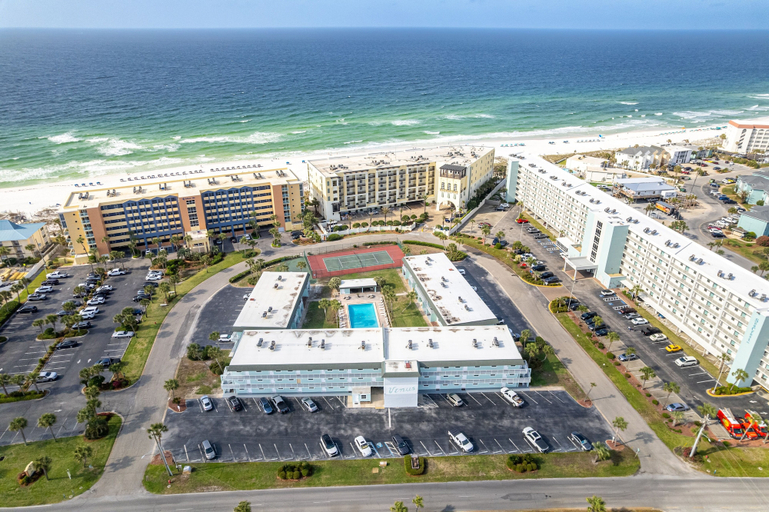 Others 5, Ground Floor Pool Front Condo Sleeps 8 with easy beach access by RedAwning, Okaloosa