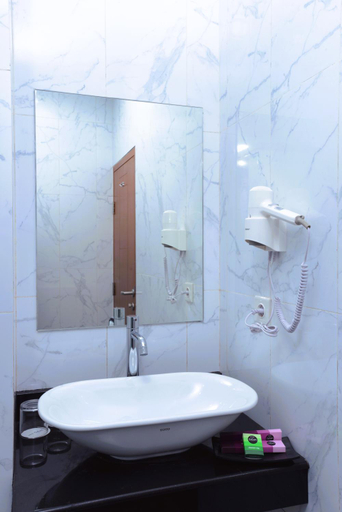 Bathroom 11
