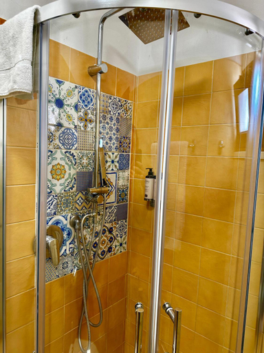 Bathroom 3, Villa Greta Hotel Rooms & Suites, Messina