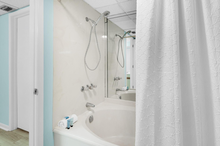 Bathroom 4, Edgewater Golf Villa 2110, Bay