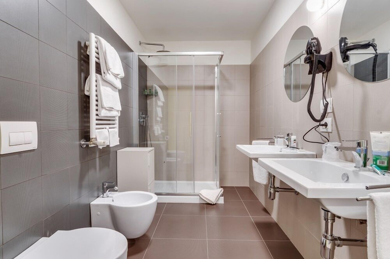 Bathroom 5, Camplus Bernini - Casa per Ferie, Torino