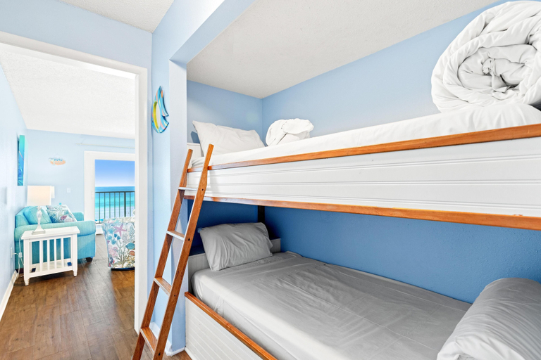 Bedroom 3, The Summit 524, Bay