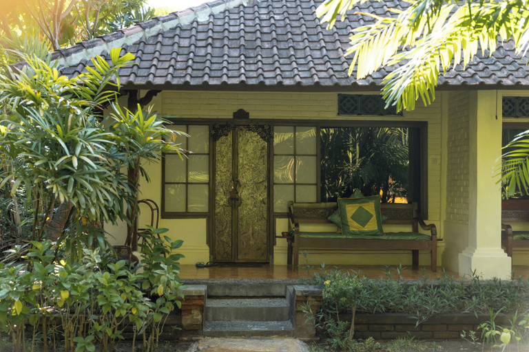 Exterior 8
