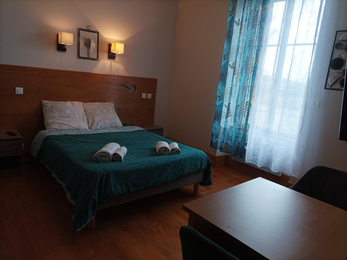 Bedroom 3, Auberge de Mourjou, Cantal