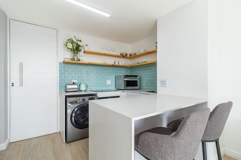 Others 3, 1 Bedroom Apartment - Seapoint, City of Cape Town