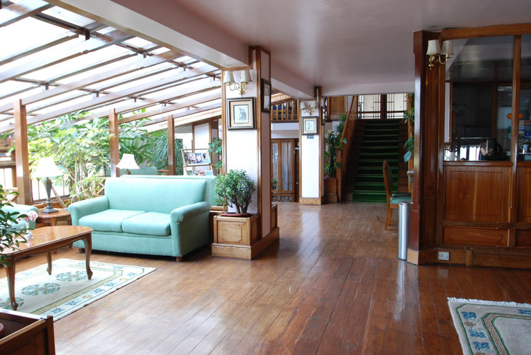 Public Area, Cedar Inn, Darjiling