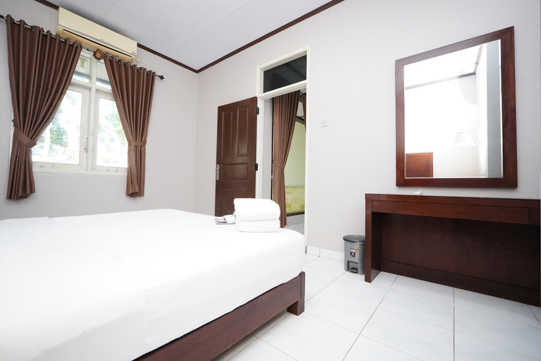 bedroom 12