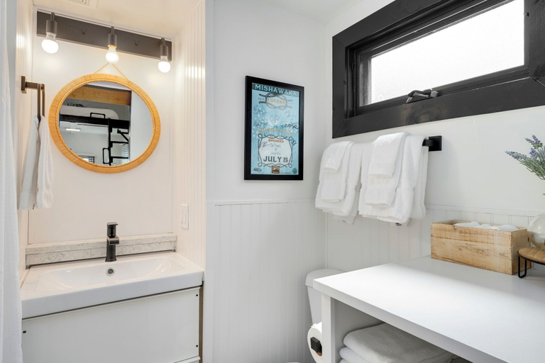 Bathroom 3, Riverside Colorado, Larimer