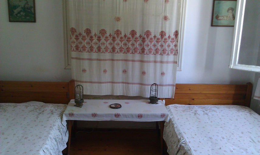 Bedroom 2, Nikos Panagiotareas House, Peloponnese