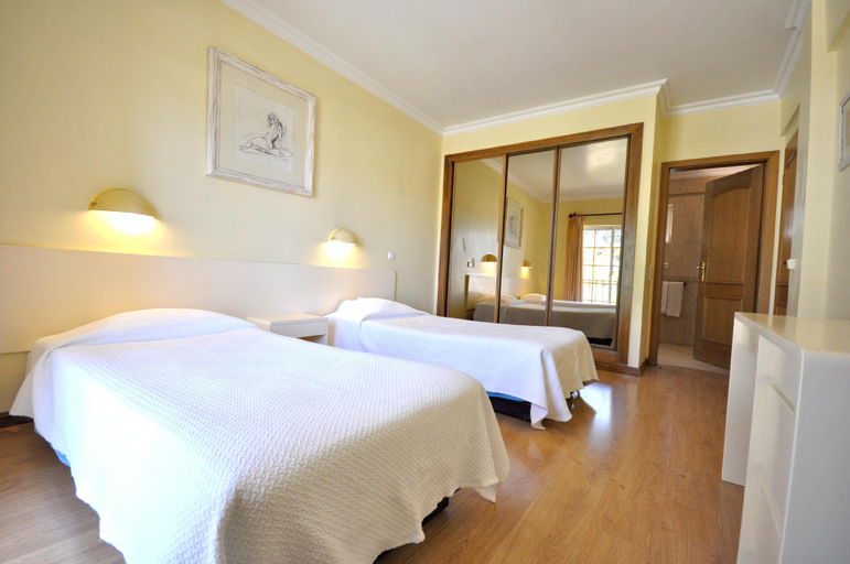 Bedroom 3, Fantastic family private pool villa, free Ac and Wifi, Loulé
