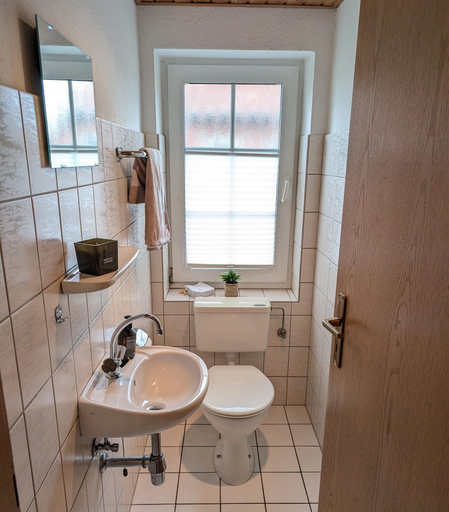 Bathroom 4, Gemutliche Doppelhaushalfte in Nessmersiel, Aurich