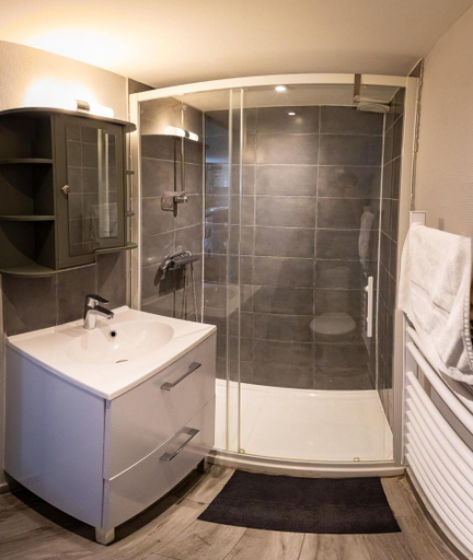 Bathroom 5, Résidence Artémis Paris Orly Aéroport, Val-de-Marne