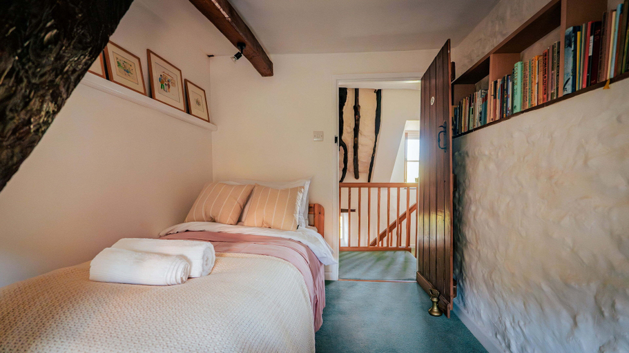 Bedroom 3, 4Bed Thatched Cottage in Oxfordshire, Oxfordshire