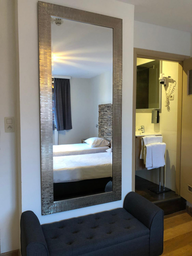 Bathroom 3, Hotel Le Cygne d'Argent, Liège