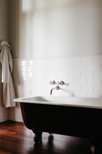 Bathroom, Royal Mail Hotel, S. Grampians Bal