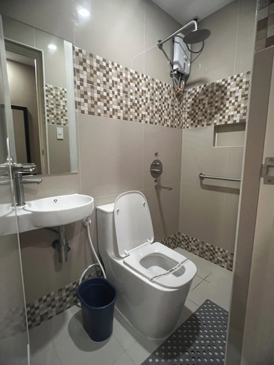 Bathroom 5, Hotel Sogo EDSA Shaw Blvd., Mandaluyong