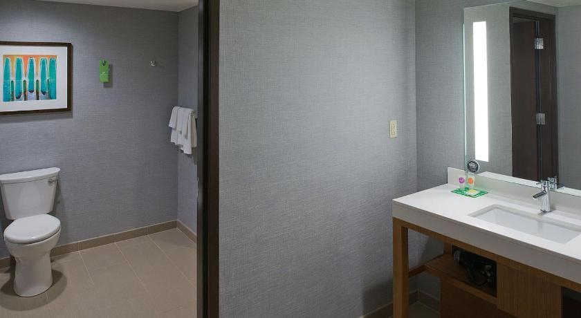 Bathroom 11