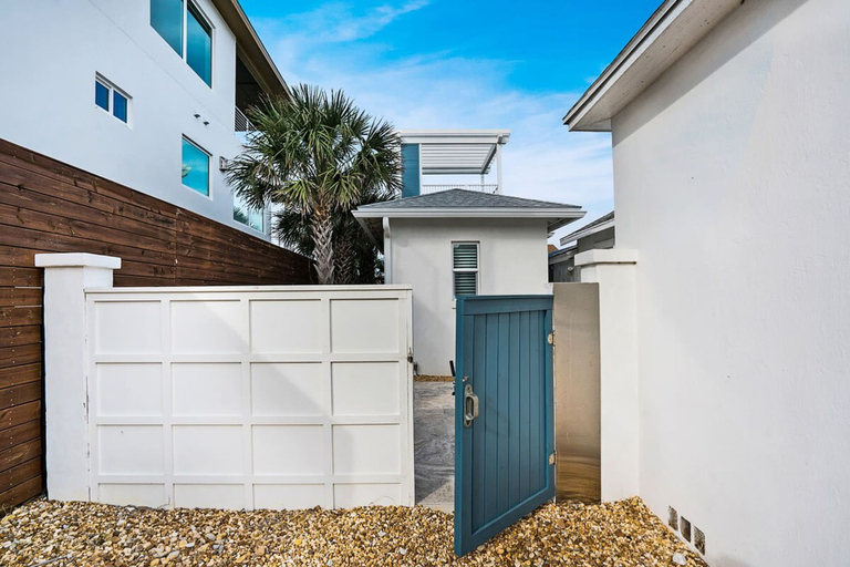 Room 2, 100 Steps to Beach Deck w Ocean View Beach Gear, Saint Johns