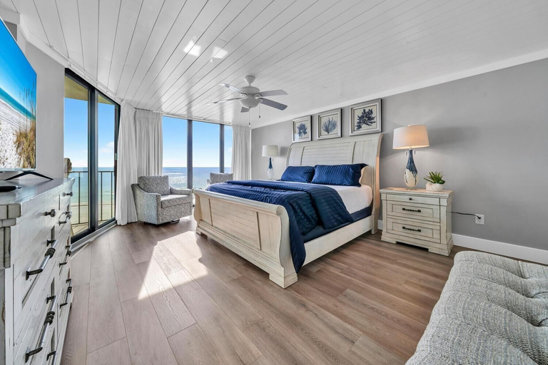 Bedroom 3, Edgewater Tower 3-412, Bay