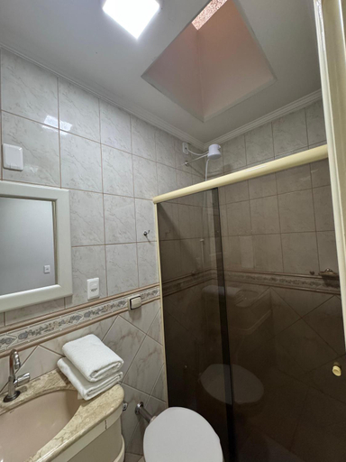 Bathroom 2, Bica Conveniencia e Hotel, Urupês