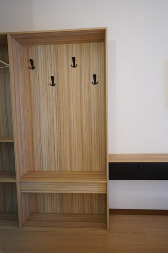 Others 3, Titi House Borsa, Borsa