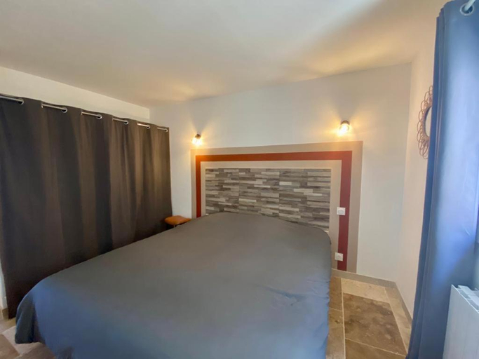 Others 4, Appartements Cabiscol, Gard