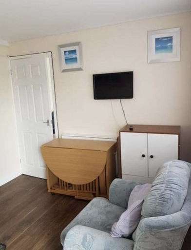 Others 4, 2 Bedroom Chalet Near the Beach, Isle of Wight