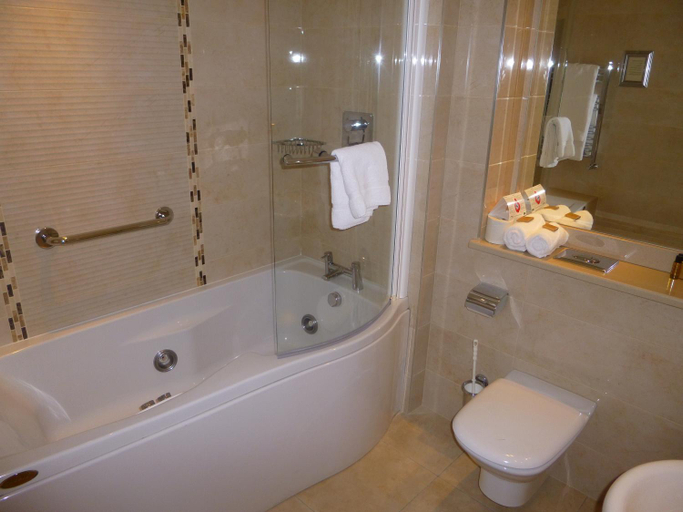 Bathroom 3, International Hotel Killarney